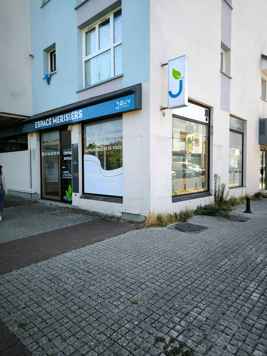 Habillage façade d'un centre social à Jouy le Moutier (95) image 2