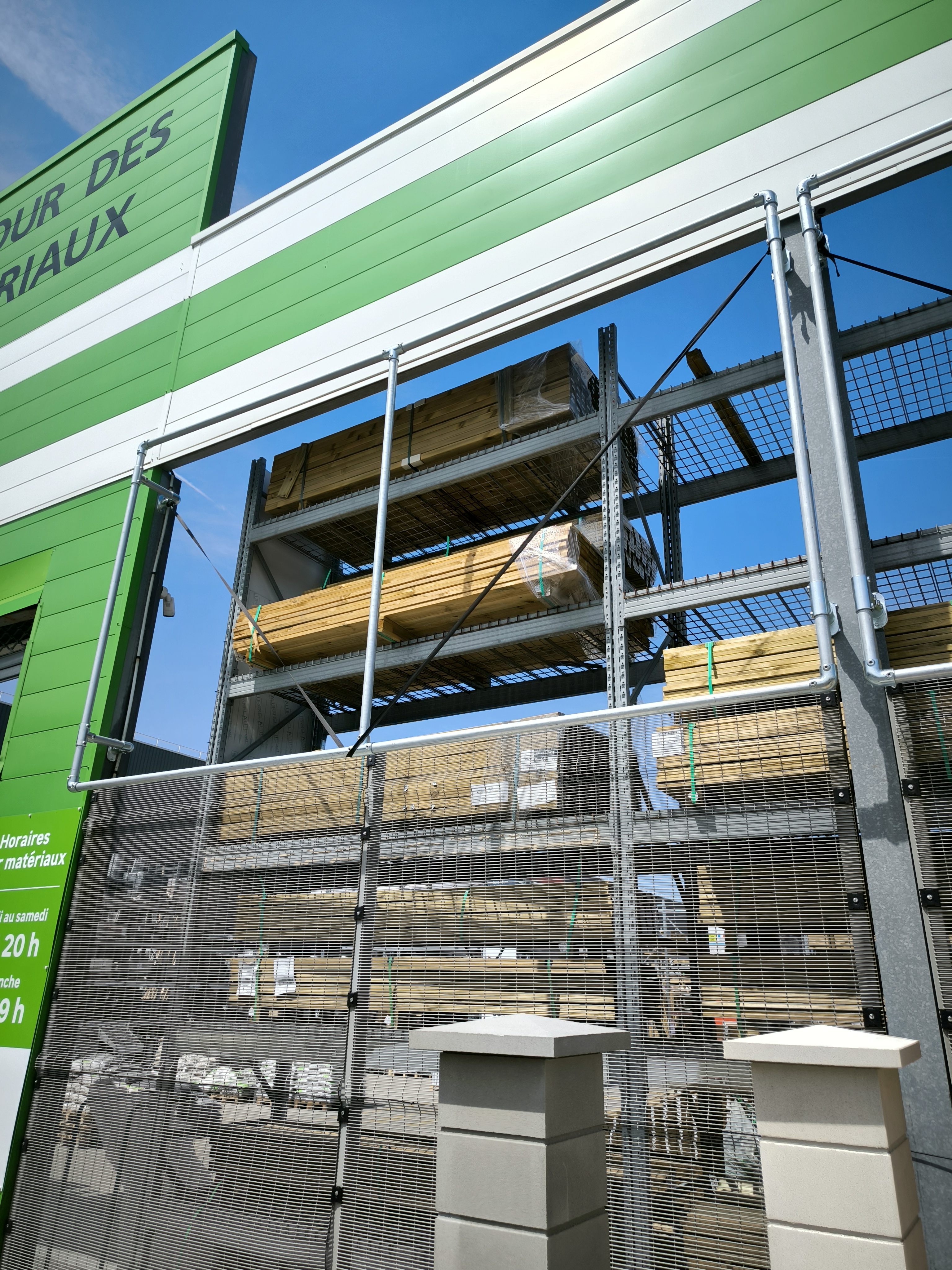 Habillage façade Leroy Merlin Osny (95) image 2