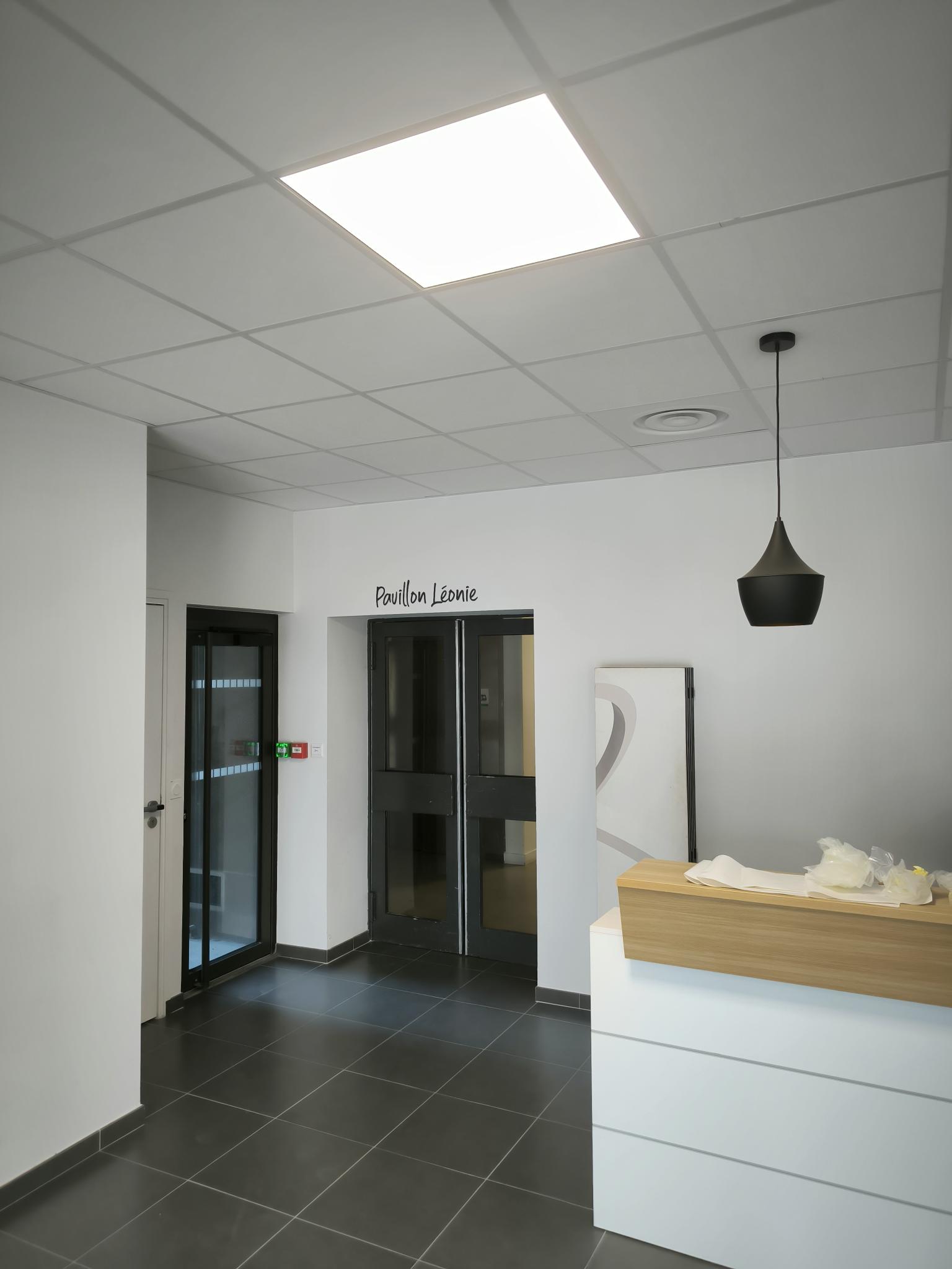 Pose signalétique pour la fondation Léonie Chaptal à Sarcelles image 4